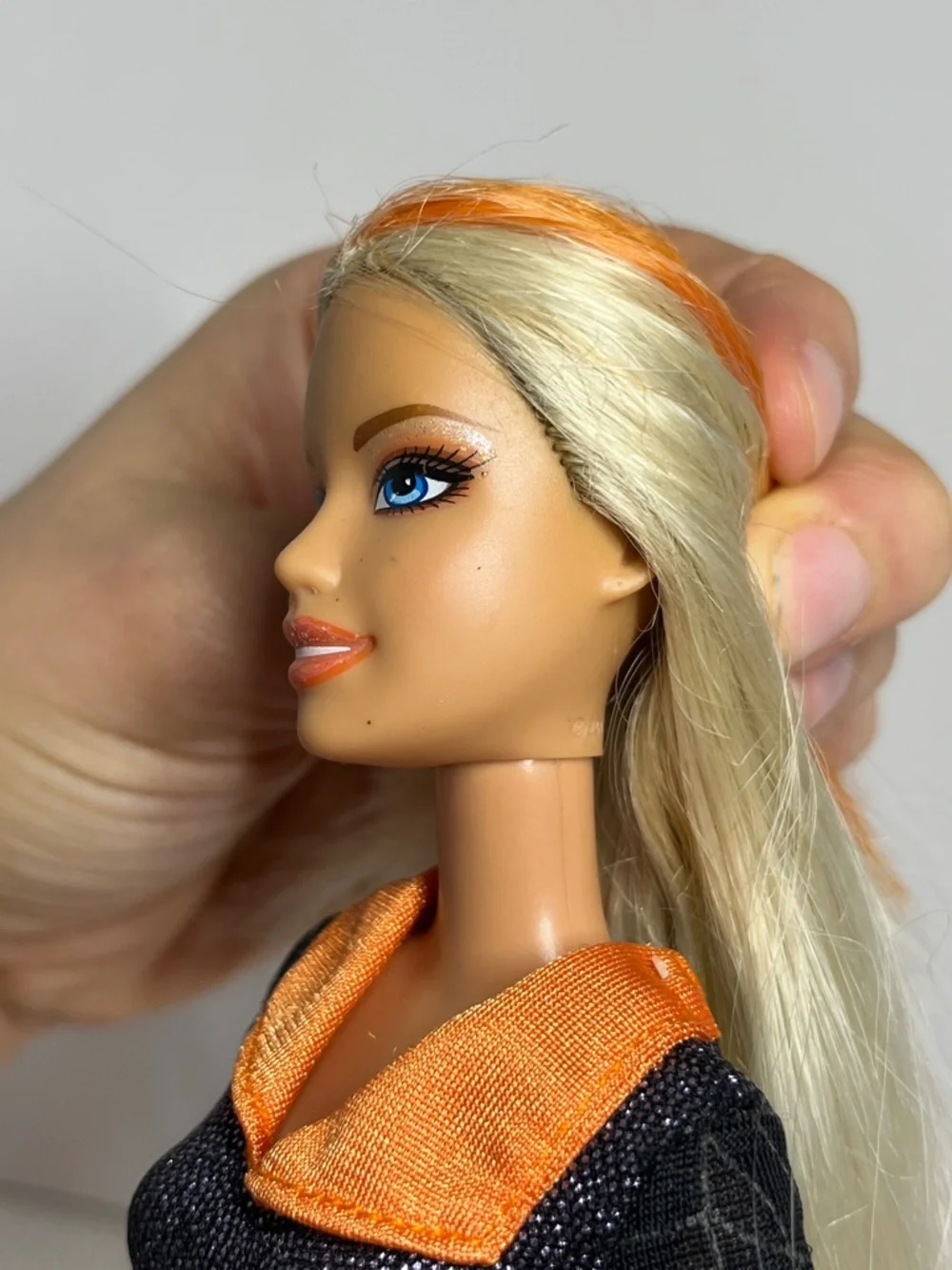 Barbie Trick Or Chic 2008 Halloween Holiday Barbie Doll Witch Black & Orange Toy - Picture 6 of 12